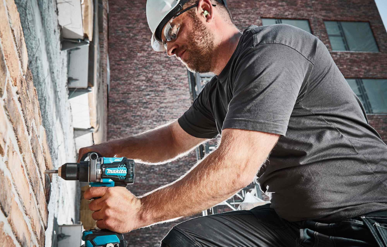 Makita V Bosch Power Tools