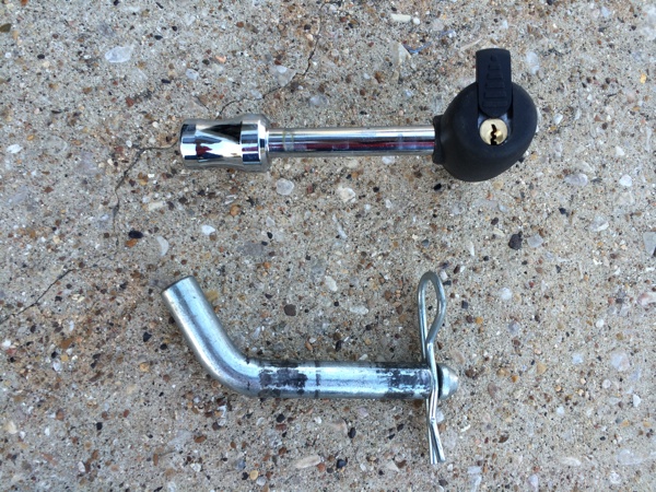 locking hitch pin